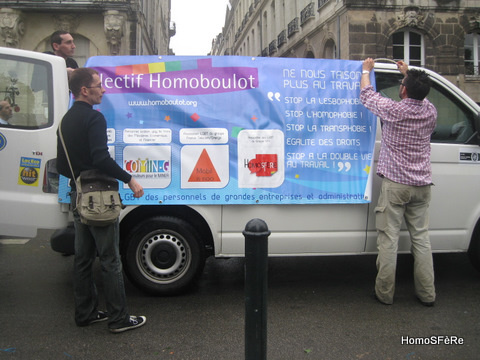 HomoSFèRe était présente à la Nantes Pride 2010 avec le Collectif Homoboulot.